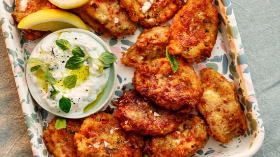 Tomatfritters med mynta och gul chili