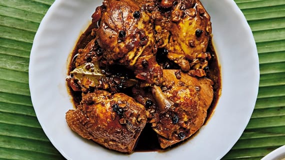 Adobong manok - syrlig kycklinggryta med soja och vinäger