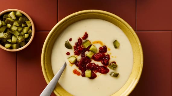 Potatis- och purjolökssoppa med chorizosmulor