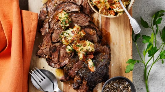 Långbakad högrev med tomat- och vitlökssmör