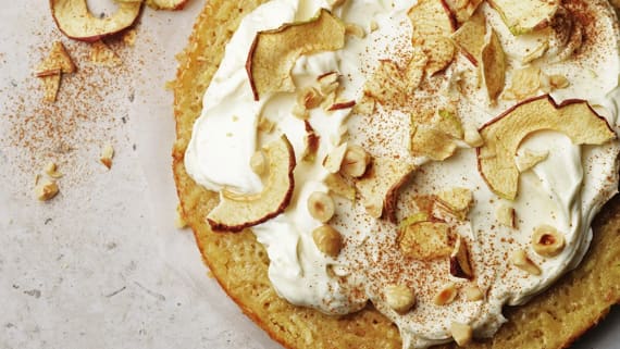Äppelkladdkaka med kanelfrosting