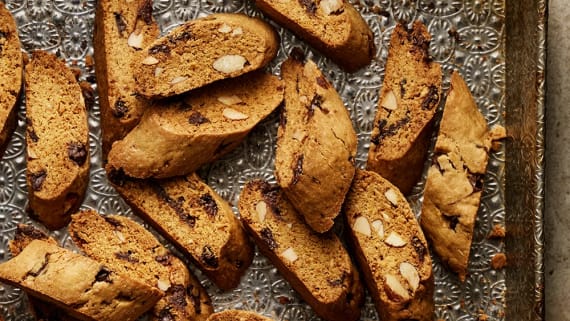 Biscotti med brynt smör, mörk choklad och apelsin