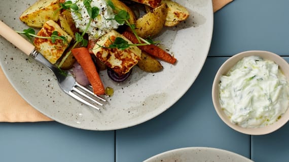 Rostade rotfrukter med halloumi och tzatziki