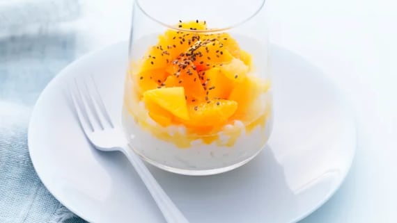 Apelsin och mango med vaniljcottage cheese