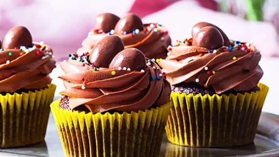 Chocolate cupcakes med chokladägg