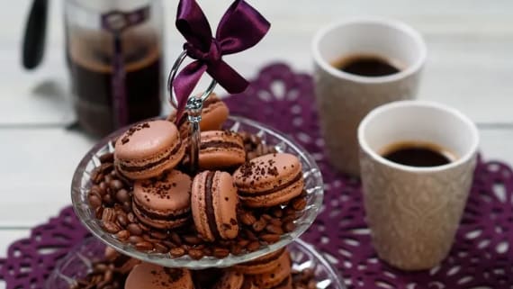 Macaron med kaffe och choklad