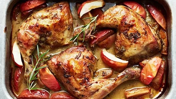 Kyckling med äpple och rosmarin