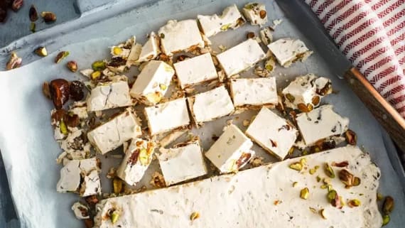 Nougat med rosenvatten och pistage