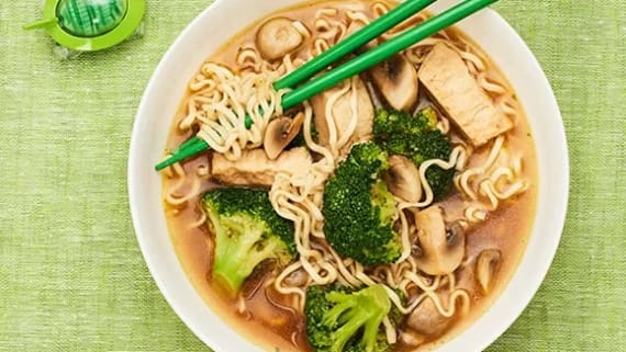 Vegoramen med Quornfiléer och broccoli