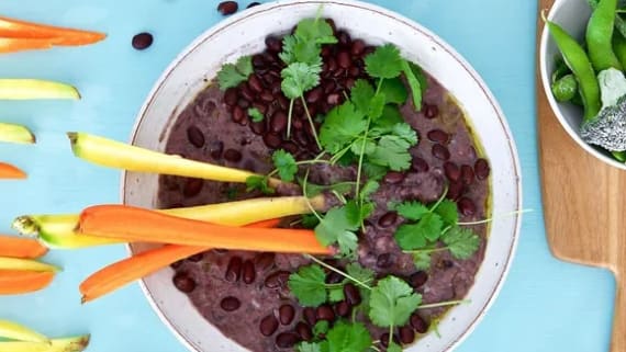 Frijoles – böndipp med chili och färsk koriander