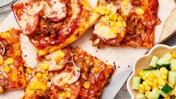 Tacopizza med kycklingfärs och majs