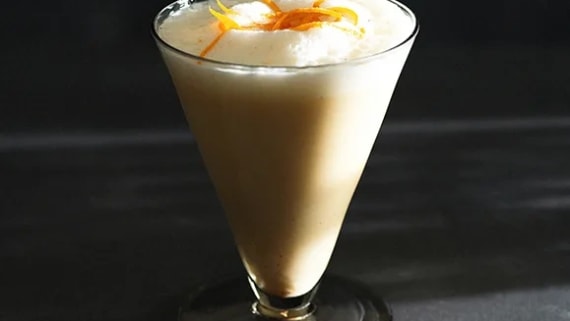 Varm äggtoddy med apelsin och vanilj