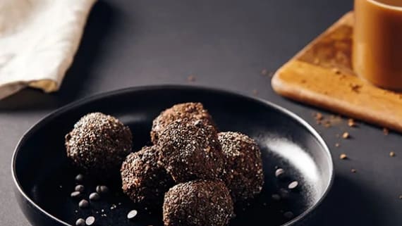 Kaffebollar med mörk choklad och chiafrön
