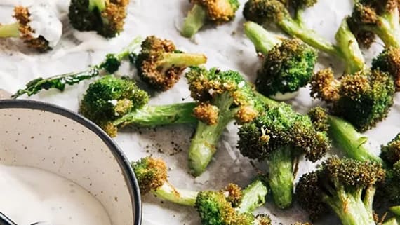 Friterad broccoli med tryffelaioli