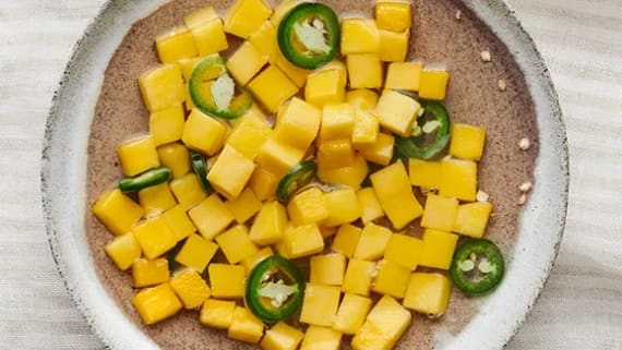 Picklad mango med jalapeño