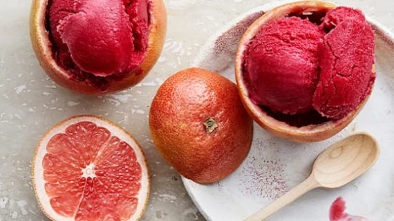 Hallon- och grapefruktsorbet