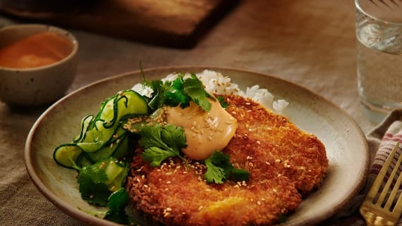 Schnitzel på julskinka med syrad gurka
