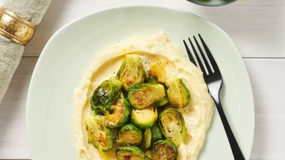 Karamelliserad brysselkål och potatispuré med ost