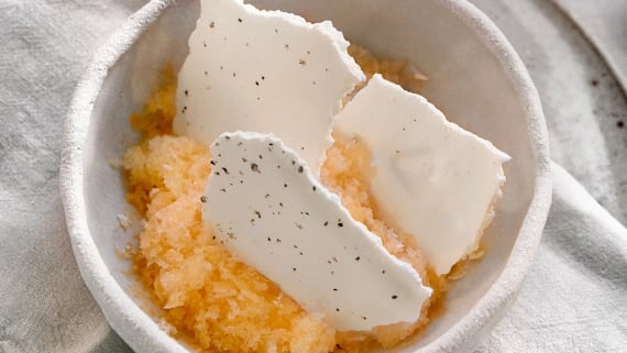 Granité på citrus med crème fraiche och maräng