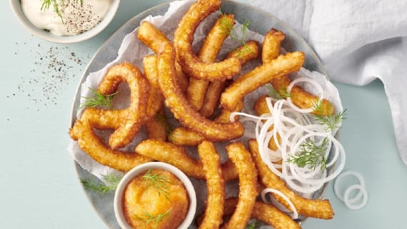 Ostchurros med rom och smetana