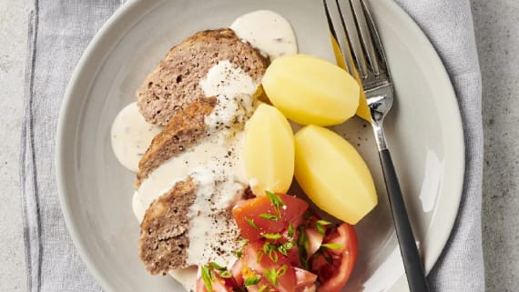 Köttfärslimpa med gräddsås