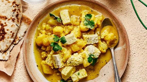 Currygryta med potatis, blomkål och paneer