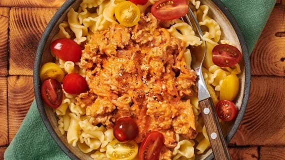 Kycklingfärs i gräddig tomatsås