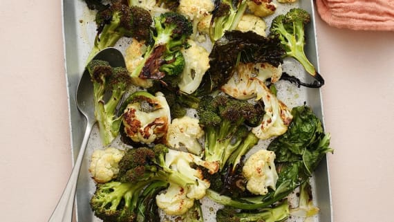 Ugnsrostad blomkål och broccoli