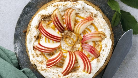Morotskaka med äpple
