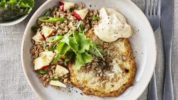 Sellerischnitzel med matvetesallad