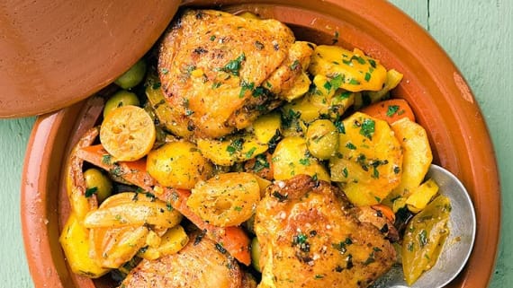 Kycklingtagine med potatis och oliver