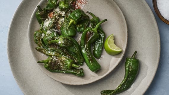 Pimiento de padron med lime och parmesan