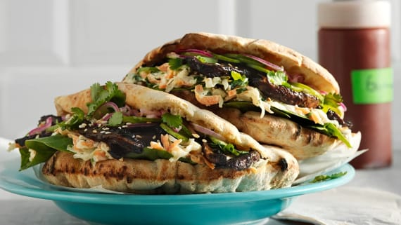 Pita med koreansk portabello och limegurka