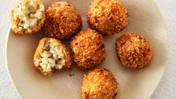 Cacio e pepe arancini