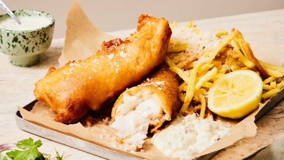 Fish and chips med remouladsås