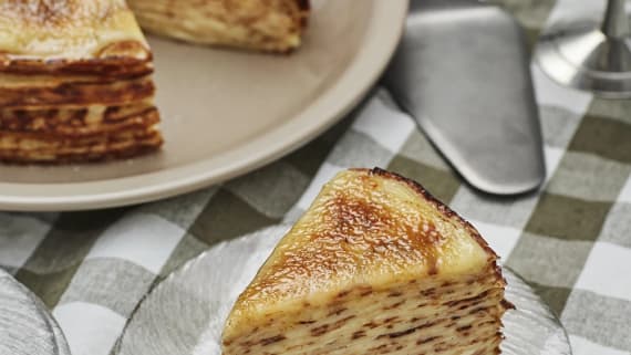 Lyxig pannkakstårta à la crème brûlée