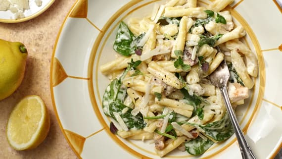Kycklingpasta med citron och timjan