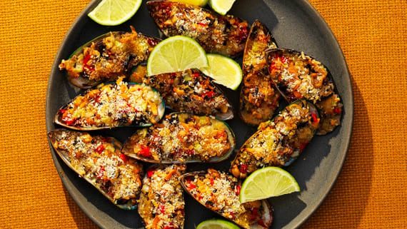 Grillade musslor med holy trinitysmör