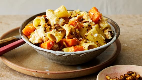 Chilirostad pumpapasta med fetaost