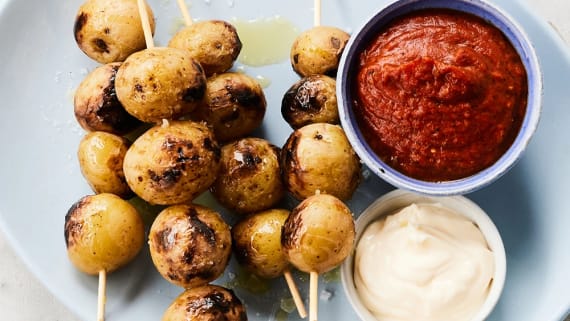 Potatisspett med grillad salsa