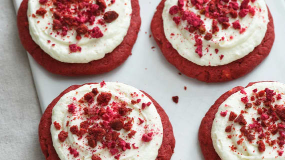 Red velvet crumble cookies