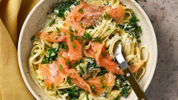 Krämig linguine med rökt lax