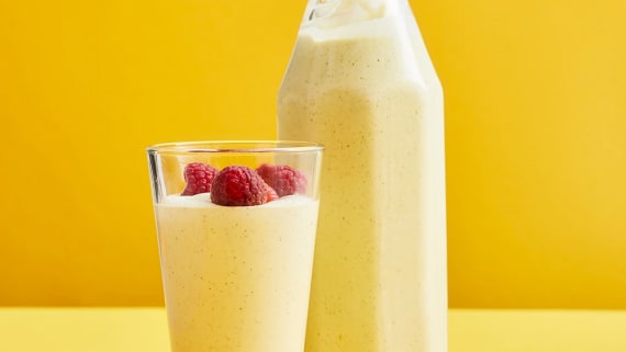 Kokos-och mangosmoothie med mynta