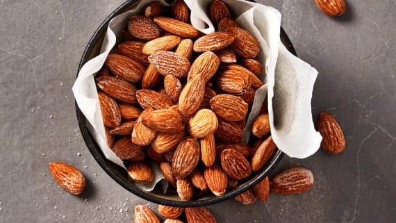 Rostade salta mandlar