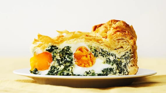 Torta pasqualina med spenat och ägg