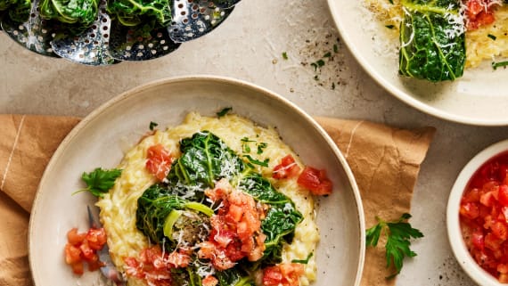 Ångad savoykålsdolme med salsicciafärs och krämig citronrisoni