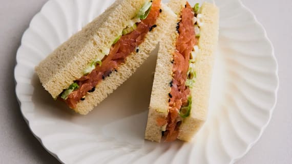 Laxsandwich med wasabimajonnäs
