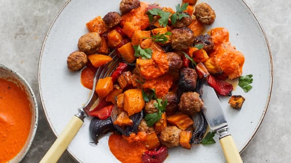 Spansk pytt med chorizo och mojo rojo