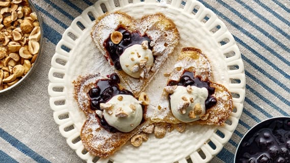Våfflor med blåbärssås och vaniljmascarpone