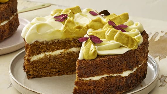 Golden carrot cake